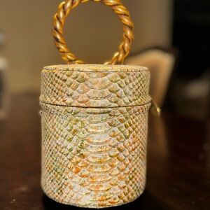 Anima Iris Bucket Bag - Textured Cream and Gold Accent